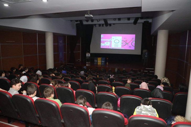 Eyüpsultanlı çocuklara enerji tasarrufu semineri G4