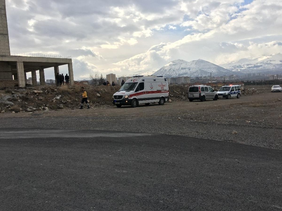 2 &ccedil;ocuk babası adam inşaat alanında &ouml;l&uuml; bulundu