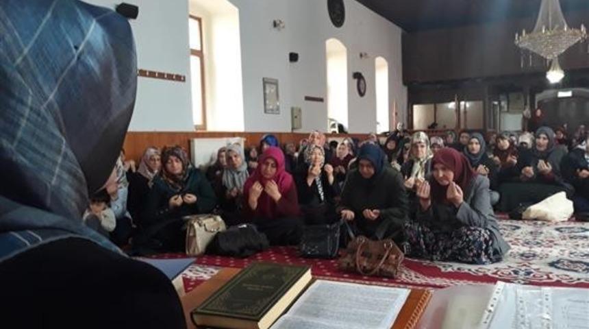 Bilecik&rsquo;te bayanlara &ouml;zel Regaip Kandili programı d&uuml;zenlendi