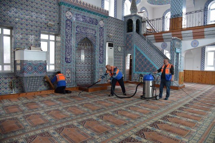 Kartepe’de ibadethaneler temizleniyor G1