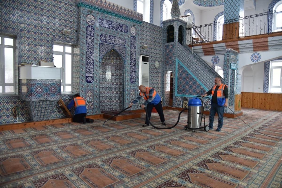 Kartepe&rsquo;de ibadethaneler temizleniyor