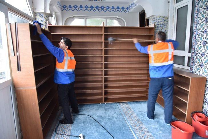 Kartepe’de ibadethaneler temizleniyor G5