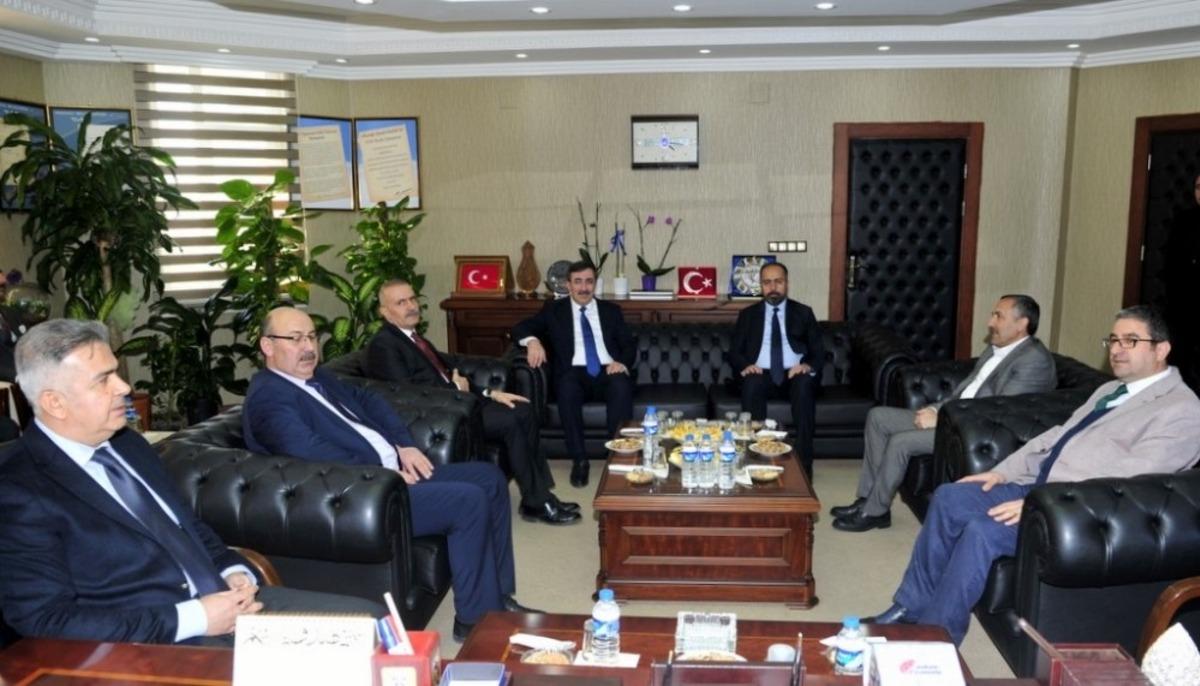 Cevdet Yılmaz&rsquo;dan Van YY&Uuml;&rsquo;ye ziyaret