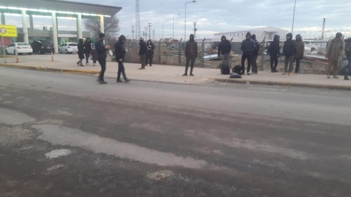 G&ouml;&ccedil;menlerden sınır kapısında hareketlilik