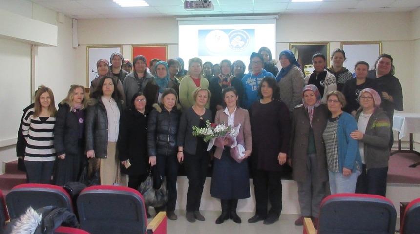 Prof. Dr. &Ouml;zerdoğan&rsquo;dan yurt personeline &ldquo;Kadınlarda &Uuml;reme Sağlığını Koruyucu Uygulamalar&rdquo; semineri