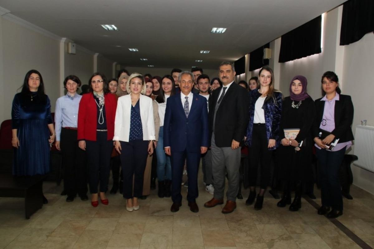 Başkan Akkaya geleceğin sağlık&ccedil;ıları ile buluştu