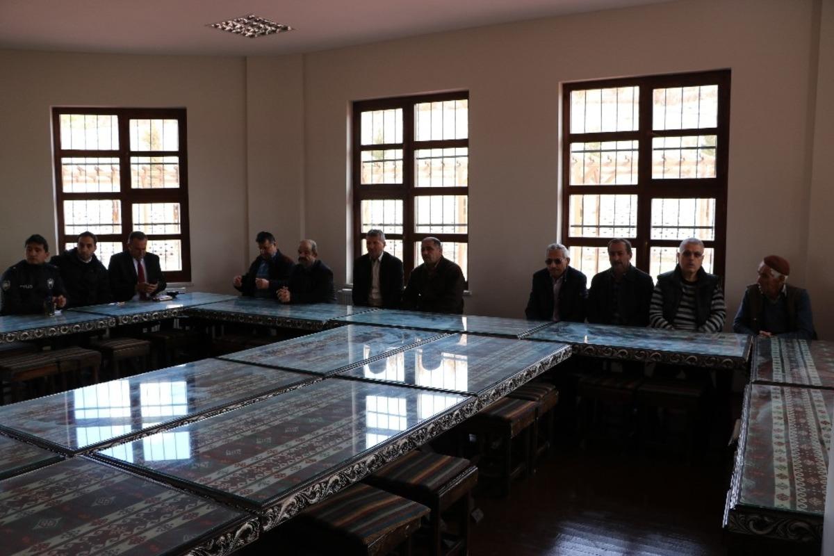 Niğde Emniyet M&uuml;d&uuml;r&uuml; Efendibey Mahallesi sakinlerini dinledi
