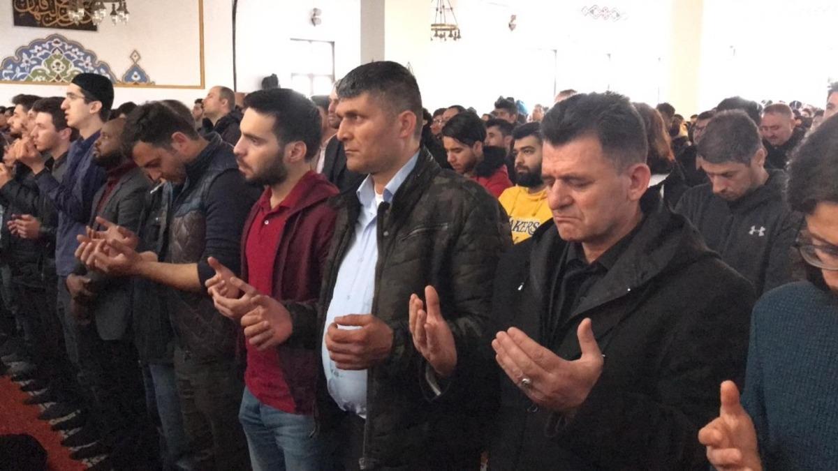 İdlib&rsquo;te şehit olan 33 asker i&ccedil;in Sakarya&rsquo;da gıyabi cenaze namazı kılındı