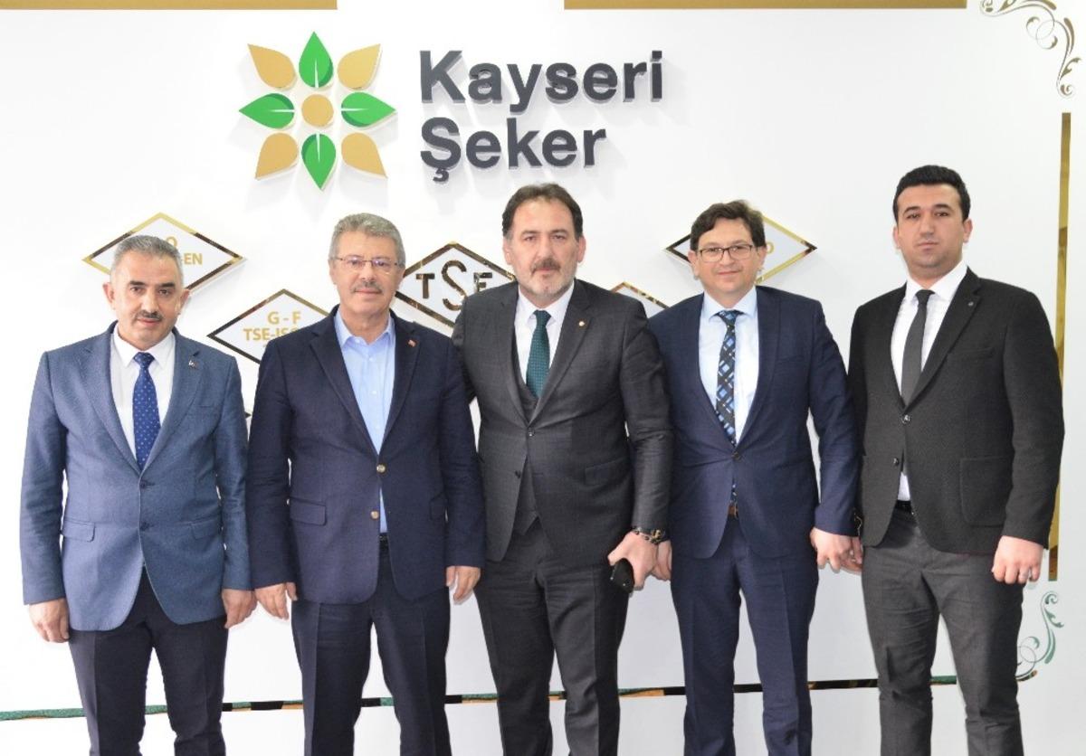 Başkan Akay&rsquo;a anlamlı &ouml;d&uuml;l