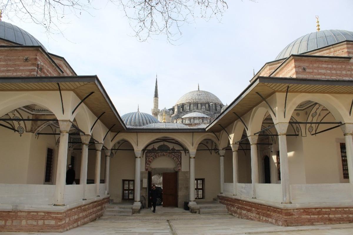 Restorasyonu tamamlanan Damat İbrahim Paşa Camii a&ccedil;ıldı