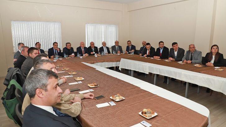 Rektör Çomaklı ve Başkan Sekmen sığırcılık biriminde incelemelerde bulundu G1