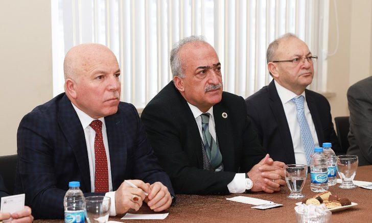 Rektör Çomaklı ve Başkan Sekmen sığırcılık biriminde incelemelerde bulundu G3