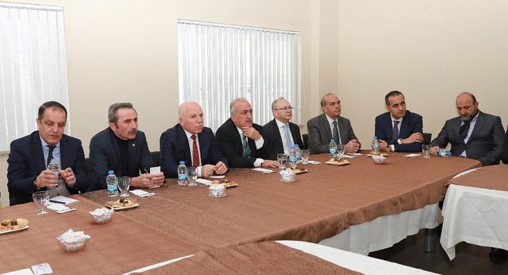 Rektör Çomaklı ve Başkan Sekmen sığırcılık biriminde incelemelerde bulundu G4