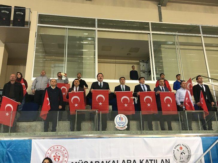 Gençlik ve Spor Hizmetleri İl Müdürü Murat Eskici: “Vatansever sporcular ve idareciler sayesinde, milletimizin sırtı yere gelmeyecek” G1