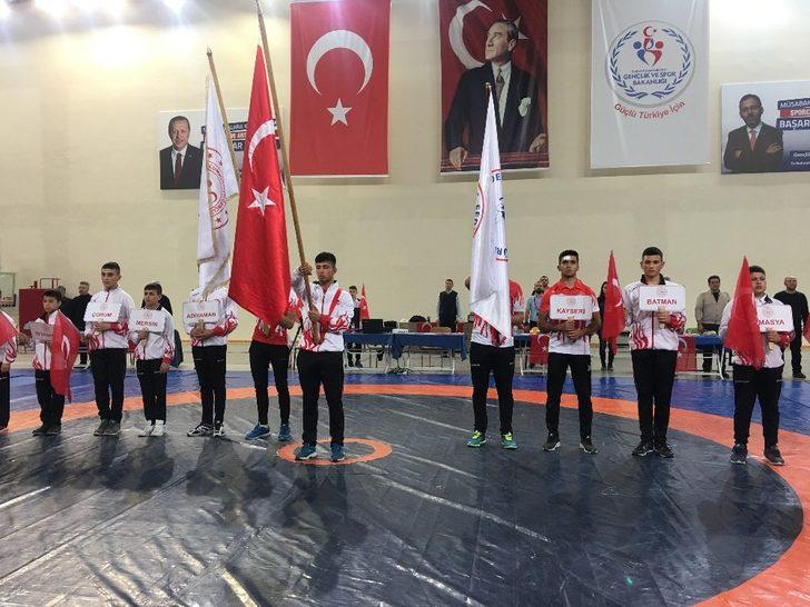 Gençlik ve Spor Hizmetleri İl Müdürü Murat Eskici: “Vatansever sporcular ve idareciler sayesinde, milletimizin sırtı yere gelmeyecek” G2