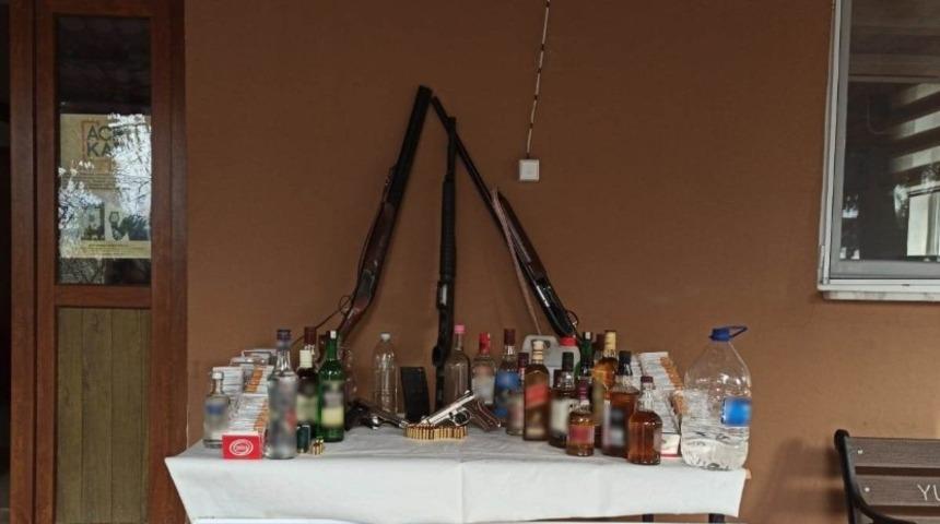 Jandarmadan işletmelere ka&ccedil;ak i&ccedil;ki ve sigara operasyonu