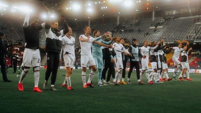 Eintracht Frankfurt turu aldı, Basel'in rakibi oldu