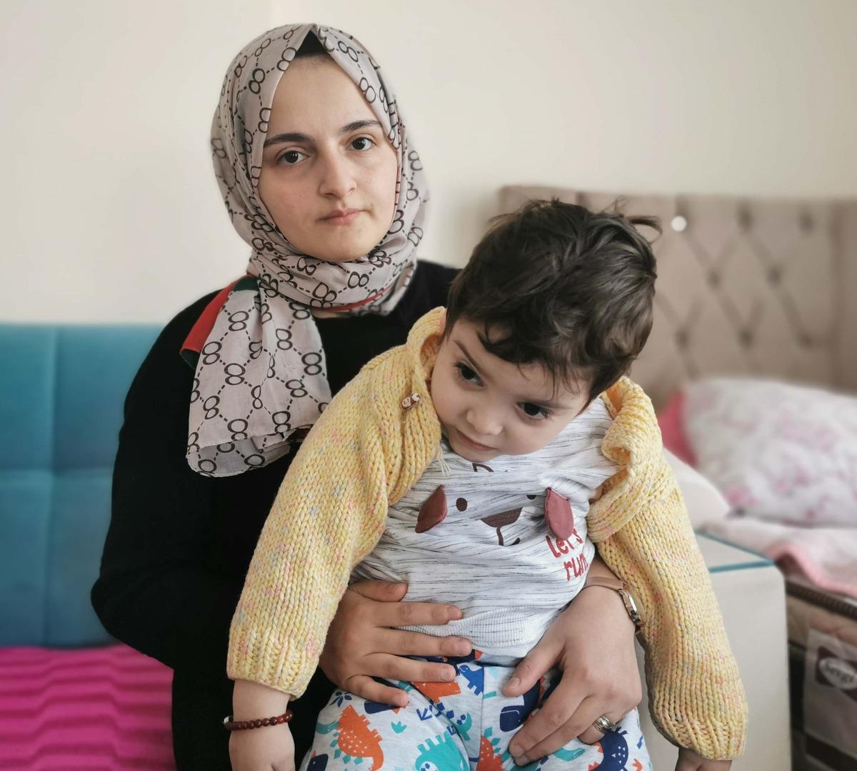 6 yaşındaki Metehan'ın hastalığına teşhis konulamıyor