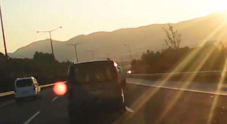 İzmir'de faciadan dönüldü! Atılan şişe, seyir halindeki otomobilin camını patlattı G3