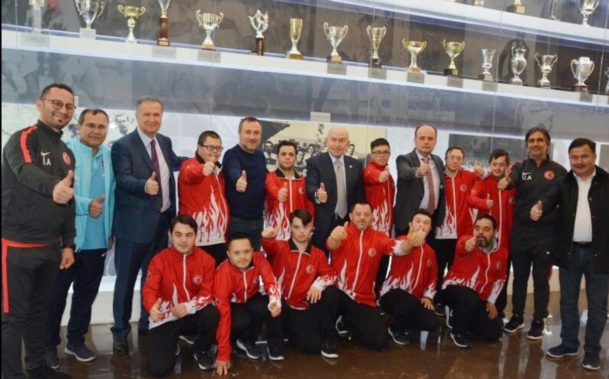 Milli takım antren&ouml;r&uuml; Uğur Arı: "Olimpiyat oyunlarında başarılı olmak istiyoruz"