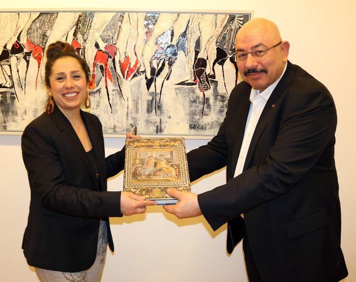 Sanko Sanat Galerisinde kolaj sergisi G1