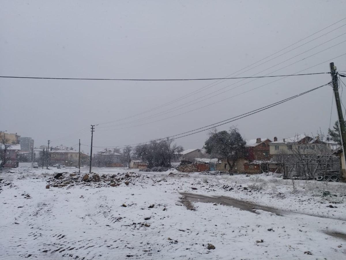 Denizli&rsquo;de kar yağışı