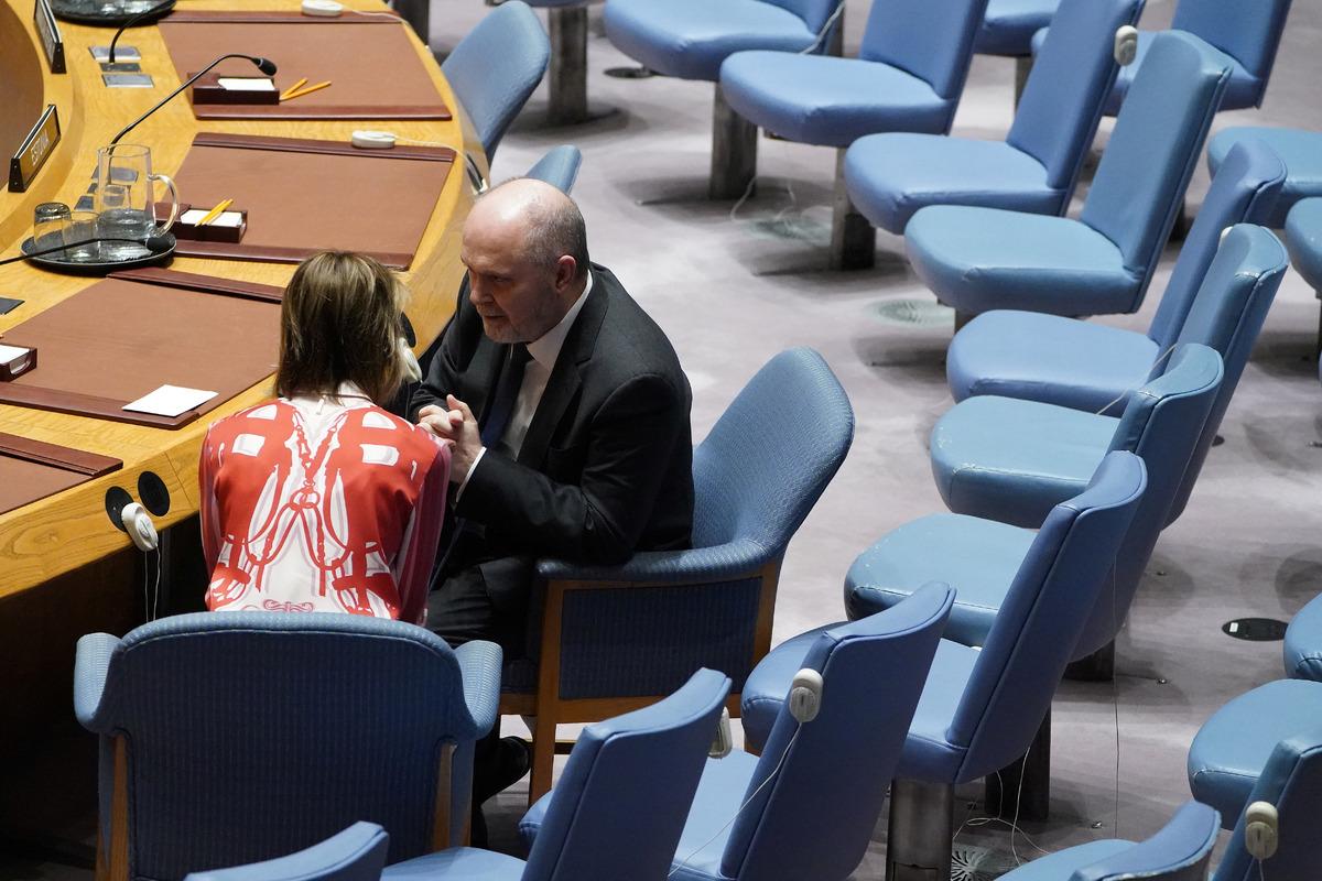 BM Daimi Temsilcisi Sinirlioğlu ve Kelly Craft baş başa g&ouml;r&uuml;şt&uuml;