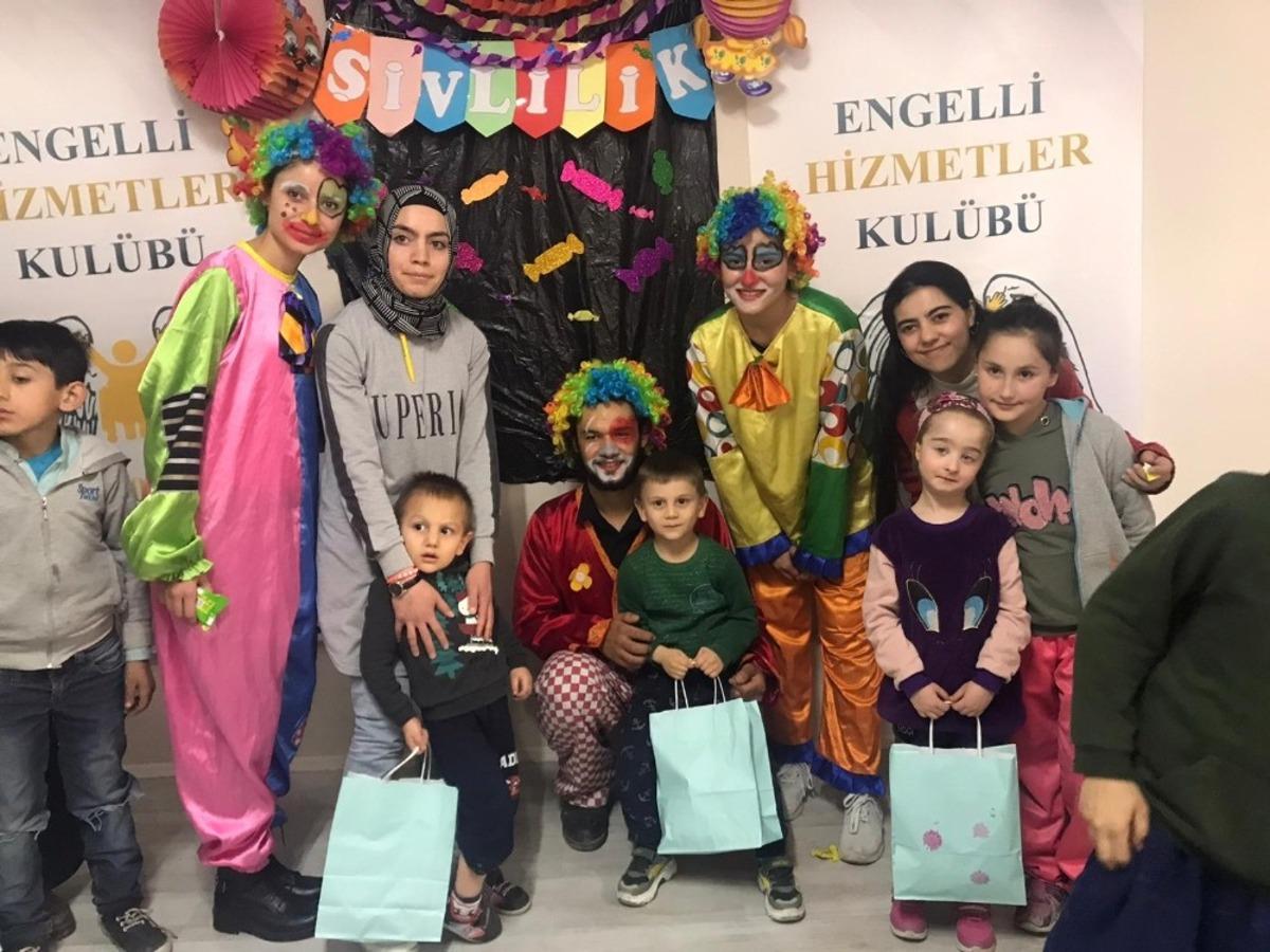 &Ouml;zel &ccedil;ocukların &lsquo;Şivlilik&rsquo; coşkusu