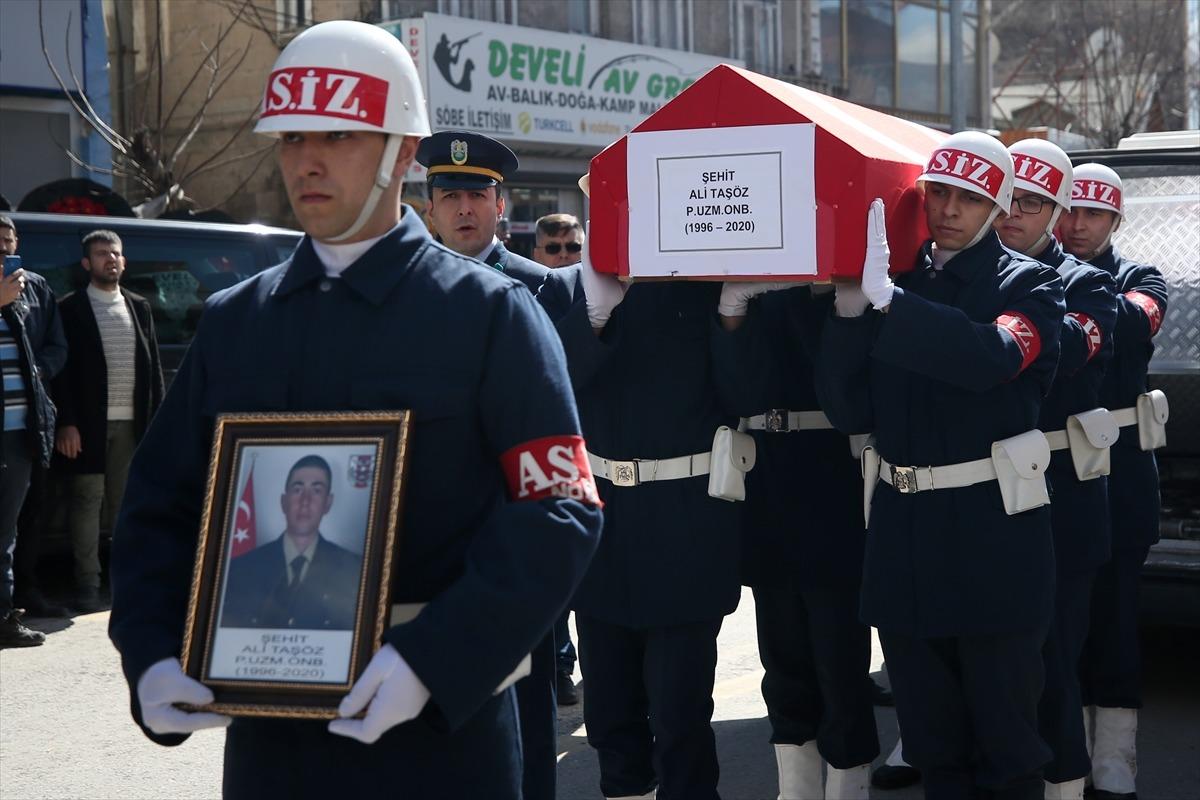 İdlib şehidi Piyade Uzman Onbaşı Ali Taş&ouml;z Kayseri'de son yolculuğuna uğurlandı