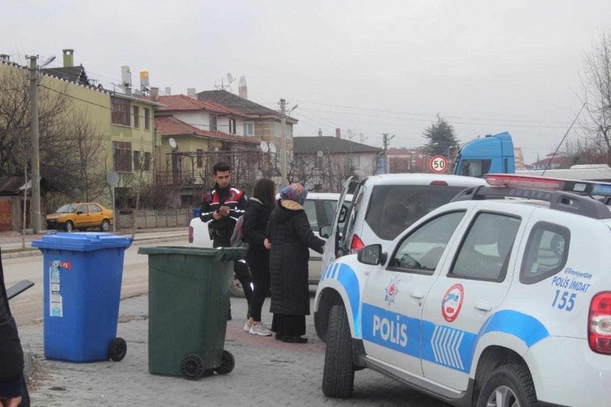 Bolu&rsquo;da, hakkında uzaklaştırma kararı bulunan koca, eşinin evini basarak &ccedil;ocuklarını ka&ccedil;ırdı
