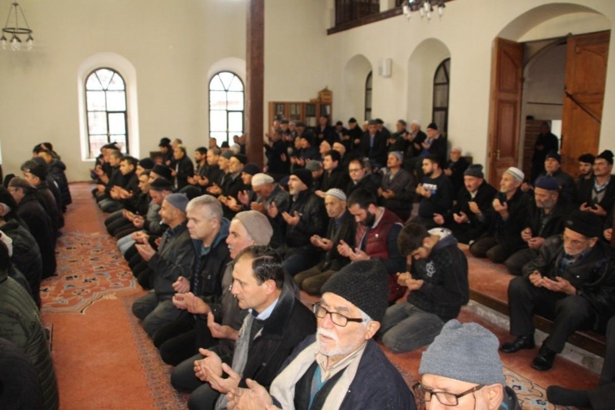 Sındırgı&rsquo;da İdlib şehitleri i&ccedil;in gıyabi cenaze namazı kılındı