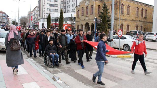 Alperenler şehitler için yürüdü