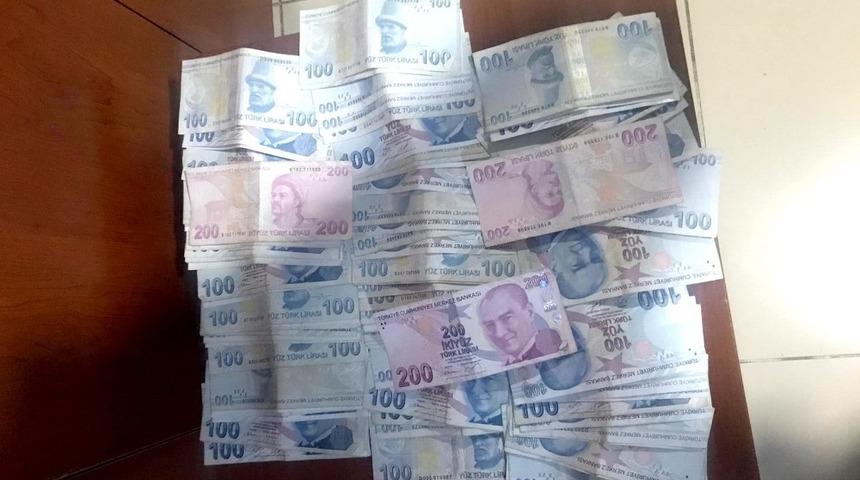 Abdest alan şahsın cebinden 10 bin TL &ccedil;alındı