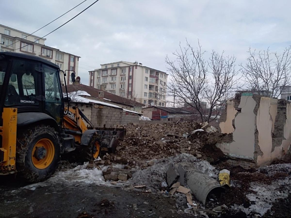 İpekyolu&rsquo;nda kentsel d&ouml;n&uuml;ş&uuml;m &ccedil;alışmaları s&uuml;r&uuml;yor