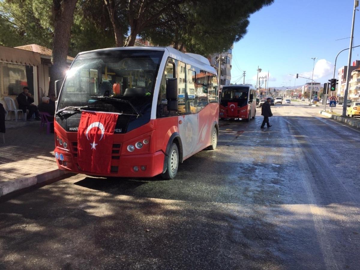 Manisa T&uuml;rk bayrakları ile donatıldı