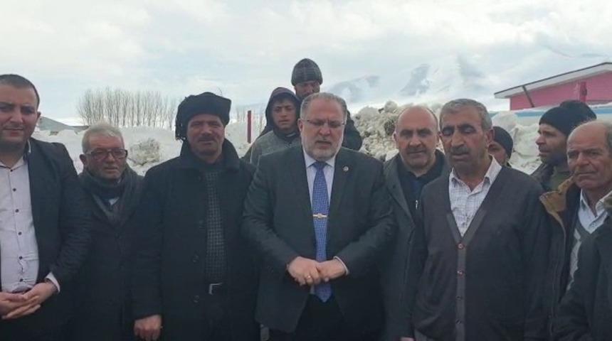 Vanlı depremzedelerden İdlib şehitlerine dua