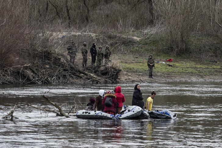 Yunan askerleri, sınırı geçen göçmenleri döverek Türkiye'ye gönderdi G3