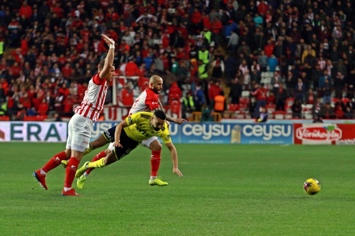&Ouml;ZET | Antalyaspor - Fenerbah&ccedil;e ma&ccedil; sonucu: 2-2