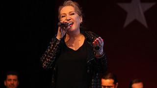 Suzan Kardeş'i ağlatan şarkı
