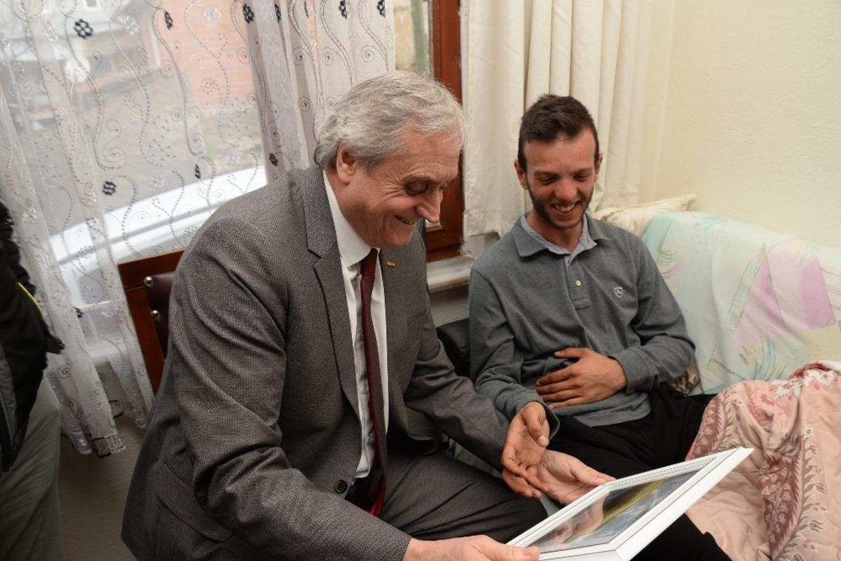 İdlib&rsquo;deki saldırıda yaralanan Uzman &Ccedil;avuş: &ldquo;Sağlığıma kavuşup birliğine teslim olacağım&rdquo;