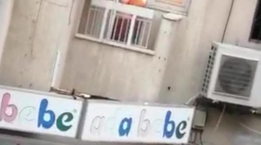 Ocakta unutulan yemek evi yakıyordu