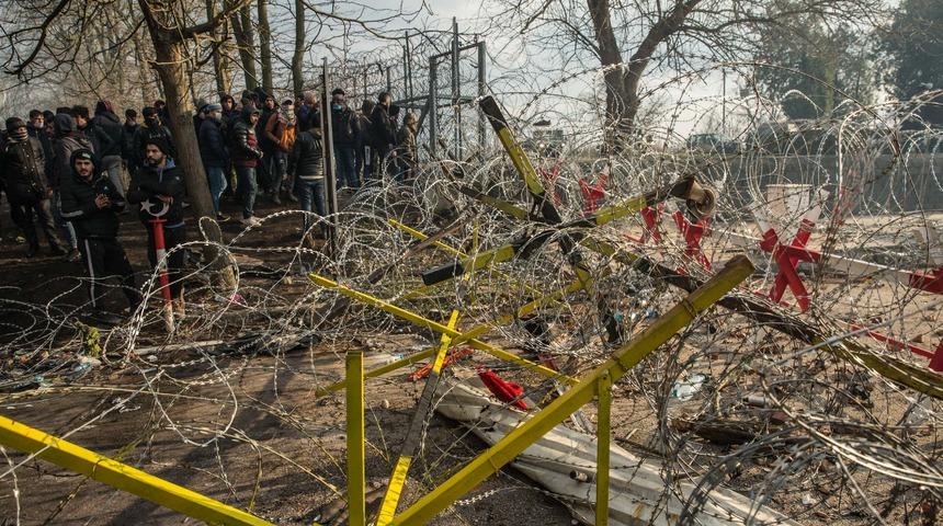 Bakan Soylu, T&uuml;rkiye'den ayrılan g&ouml;&ccedil;men sayısını a&ccedil;ıkladı