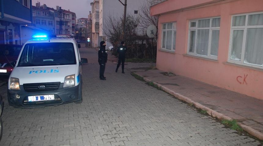 İkinci kattan d&uuml;şen yaşlı kadın ağır yaralandı