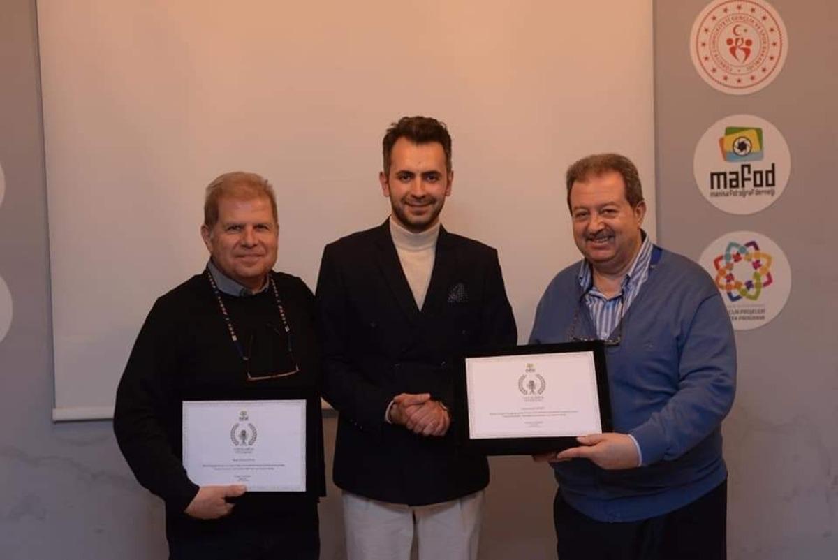 İki fotoğraf sanat&ccedil;ısı Fotoğraf Kafe&rsquo;de sunum yaptı