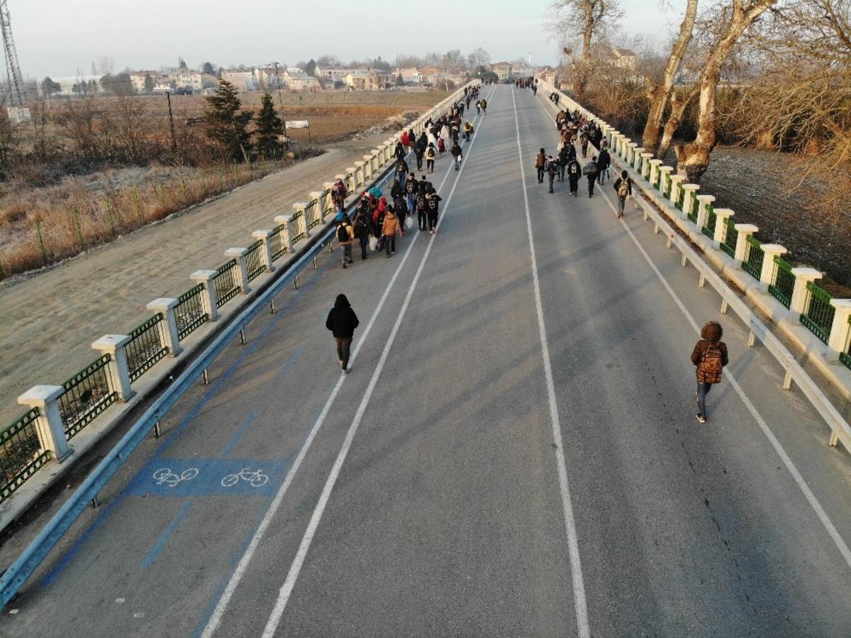Bakan Soylu, T&uuml;rkiye'den ayrılan g&ouml;&ccedil;men sayısını a&ccedil;ıkladı