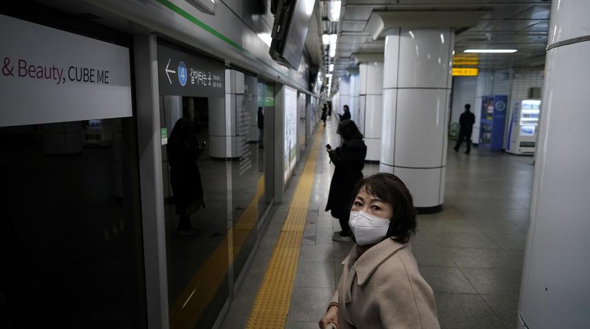 Fransa&rsquo;da koronavir&uuml;s paniği! Maske hırsızlıkları arttı