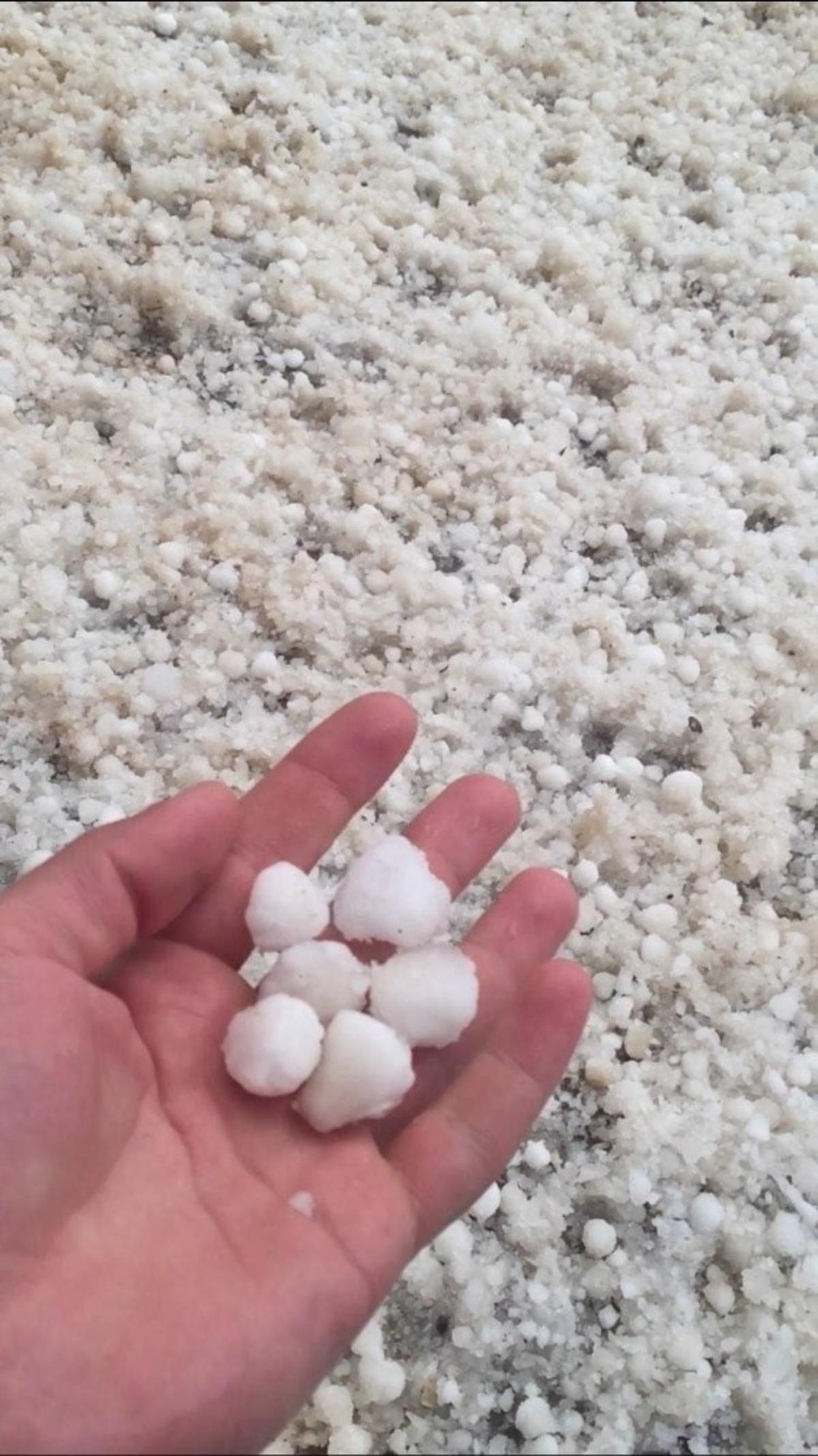 Mazıdağı&rsquo;nı dolu vurdu