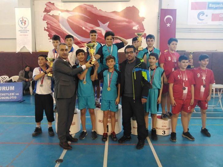 Şehitleri Türk bayrağıyla andılar, Mehmetçiği selamladılar G2