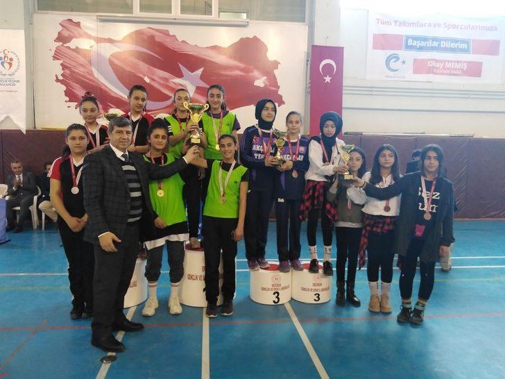 Şehitleri Türk bayrağıyla andılar, Mehmetçiği selamladılar G4