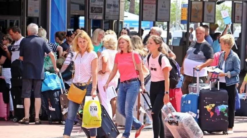İngiltere güvenli tatil için Türkiye'yi önerdi, turizmcinin yüzü güldü